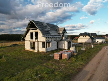 Dom w stanie deweloperskim w Przykopce.