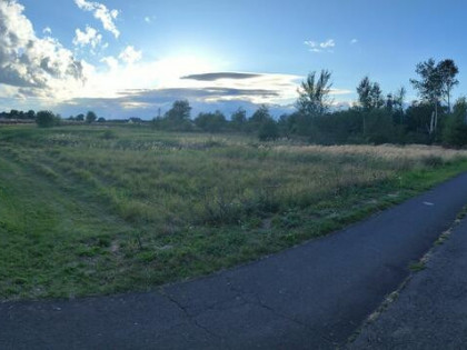 Działka w atrakcyjnej lokalizacji - blisko wszystko!