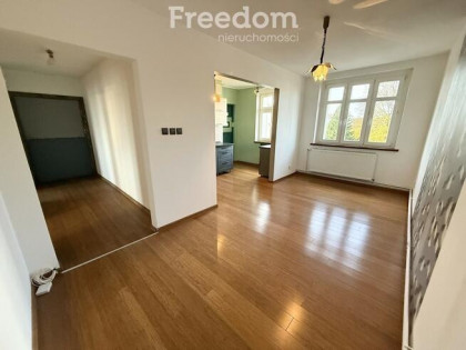 Mieszkanie w kamienicy gotowe do wprowadzenia.