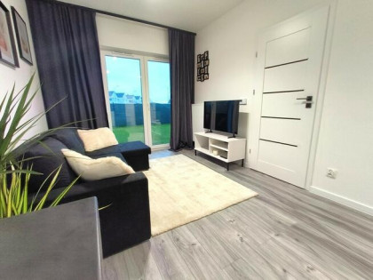 2-pokojowe mieszkanie z ogródkiem, Małe Błonia.