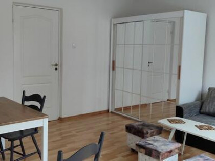 Czyste, jasne mieszkanie na Loefflera.