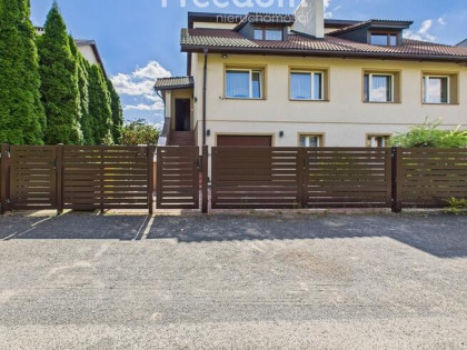 Dom z ogrodem i garażem - piękny Brochów