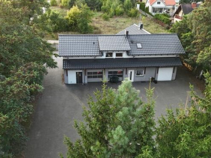 Budynek mieszkalno-usługowy przy trasie nr 11