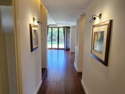 Przepiękny dom z ogrodem. Bezpośrednio.