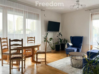 Jasne 3 pokoje+ balkon + loggia +komórka+ garaż