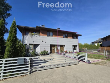 Komfortowy, dwupoziomowy segment mieszkalny.