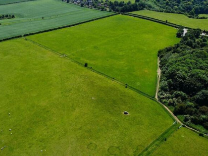 Działka w pierwszej linii zabudowy Żelków