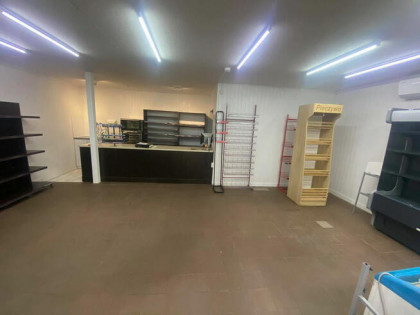 Lokal handlowo-usługowy