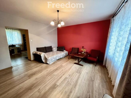 Dom w centrum małego miasteczka blisko Jury