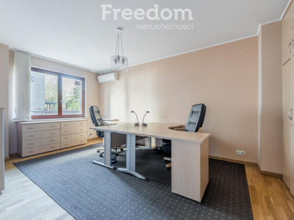 Rozkładowe | Biuro | Klimatyzacja | Umeblowane