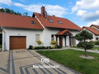 Zadbany dom wolnostojący w Kostrzycy