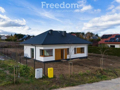 Parterowy dom w stanie deweloperskim