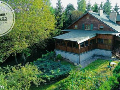 Dom w Opatowie – taras, ogród, garaż, cisza i zieleń