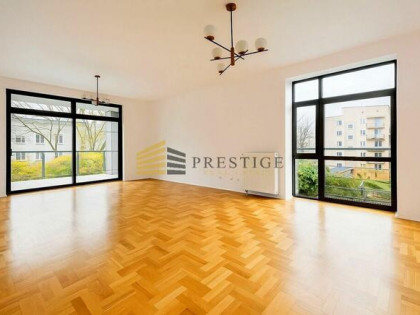 Przestronne mieszkanie obok Łazienek Królewskich