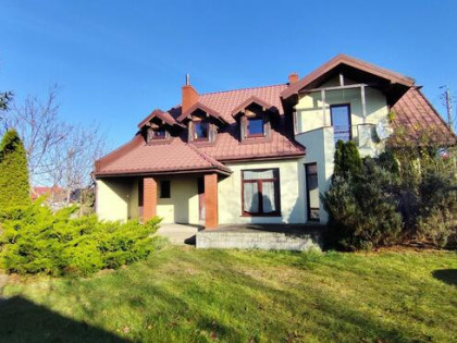 Ciekawy dom parterowy z poddaszem - NAREW