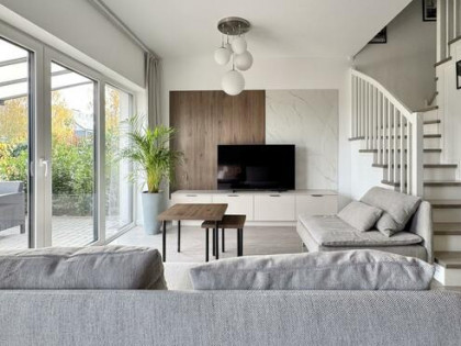 Dom Ślęza gm. Kobierzyce, Główna