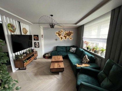 Duże, komfortowe, z ogrodem, bezczynszowe.