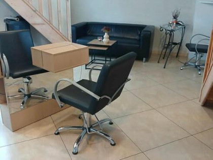 Stanowisko fryzjerskie/kosmetyczne / Natolin ul. Lanciego