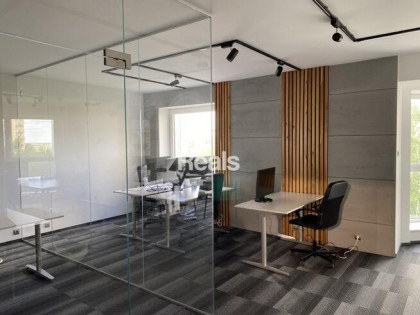 Trzy pokoje przy Metrze Wilanowska!