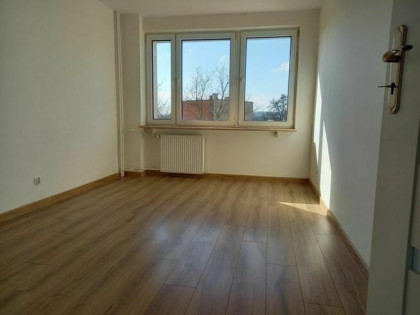 2 niezależne pokoje, po remoncie /blisko tramwaj