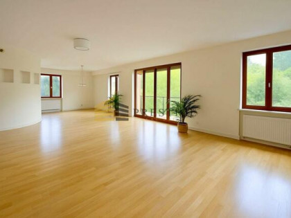 Prestiżowa lokalizacja & Park&Ochrona 24/7