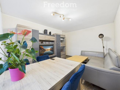 3-pokojowe mieszkanie z dużym balkonem i piwnicą