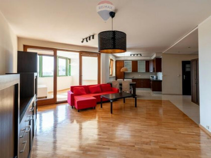 Świetna lokalizacja, ogrzewany ogród zimowy