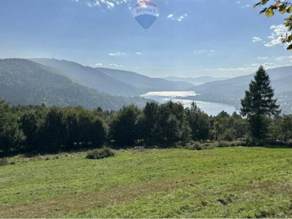 Widok na góry i jezioro międzybrodzkie i żywieckie