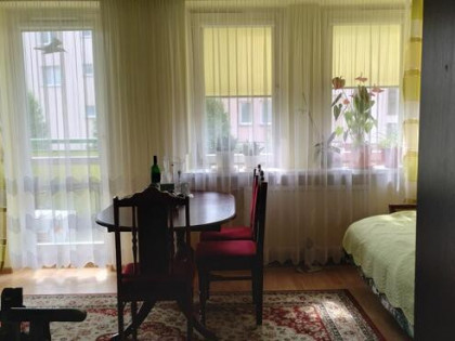 Bezpośrednio pokój z kuchnią 37 m2 z balkonem wynajmę