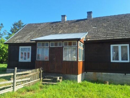 Sprzedam pośiadłość 7800m.