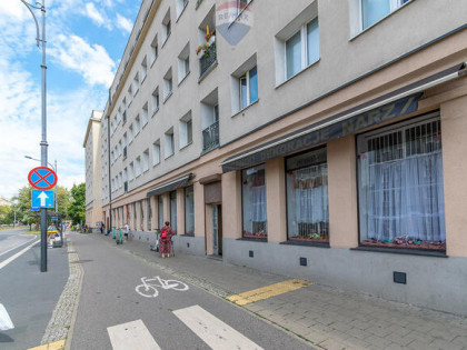 Lokal 151 m² z witrynami – Bałuty, blisko centrum