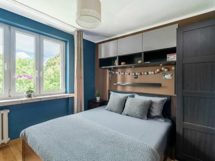 Przestronne mieszkanie z balkonem z widokiem na zieleń