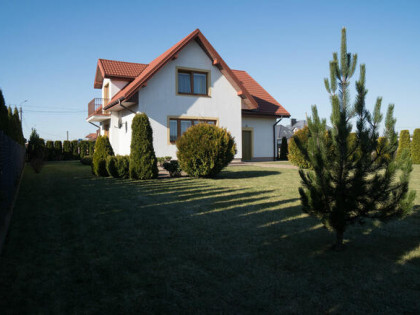 W świetnej lokalizacji, gotowy do zamieszkania