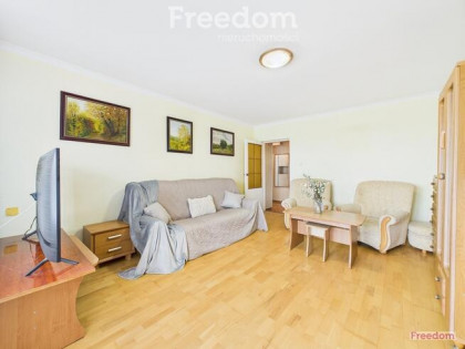 os. Tysiąclecia - 2 pokoje z loggią do remontu