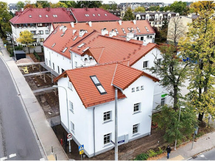 Dwupoziomowe mieszkanie w dworku! Folwarczna zabudowa!