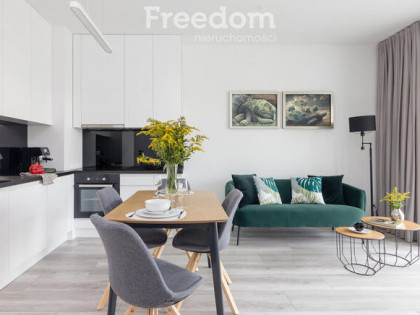 Przestronne 2 pokoje, loggia, system SMART