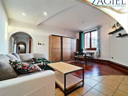 Przestronne mieszkanie 3-pokojowe w centrum Darłowa