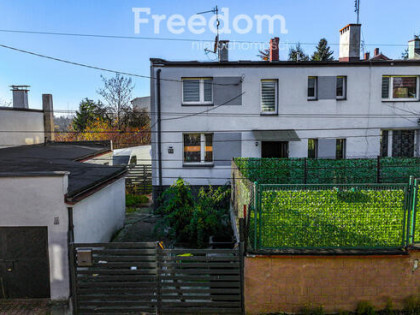 Przestronne mieszkanie z ogrodem i garażem