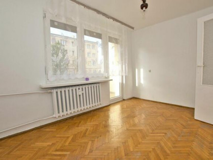 3-pokojowe 54m2 na I piętrze bloku w centrum, 1go Maja.