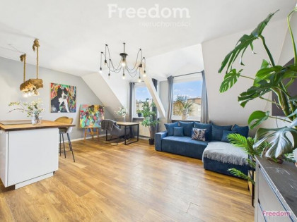 Klimatyczne 3 pokoje z poddaszem