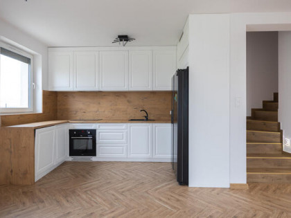 Dom do wynajęcia - Garaż -Domasław