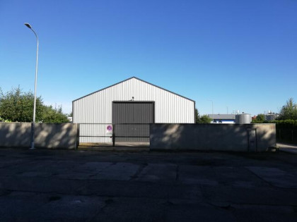 Budynek biurowy z halą magazynową