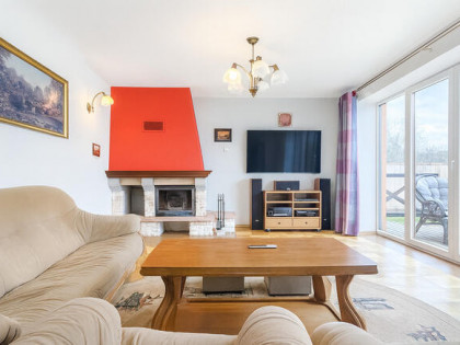 Duży dom z 3 sypialniami i garażem