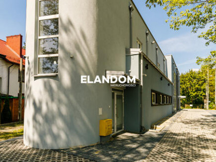 Lokal w centrum Józefowa, duży parking, witryna