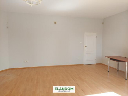 Mały lokal w centrum Józefowa