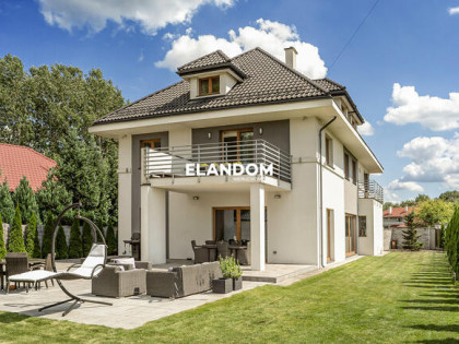 Twój Wymarzony i Nowoczesny Dom w Sercu Natury!