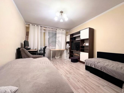 Drodzy Państwo, witamy w naszym skromnym studiu TV