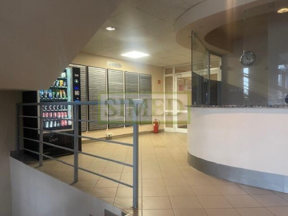 Biuro z aneksem kuch ,ochrona, monitoring, parking