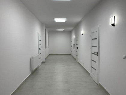 Stanowisko do Manicure w lokalu kosmetycznym