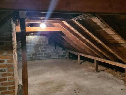 Atrakcyjny lokal około 60 m na poddaszu w dużym budynku